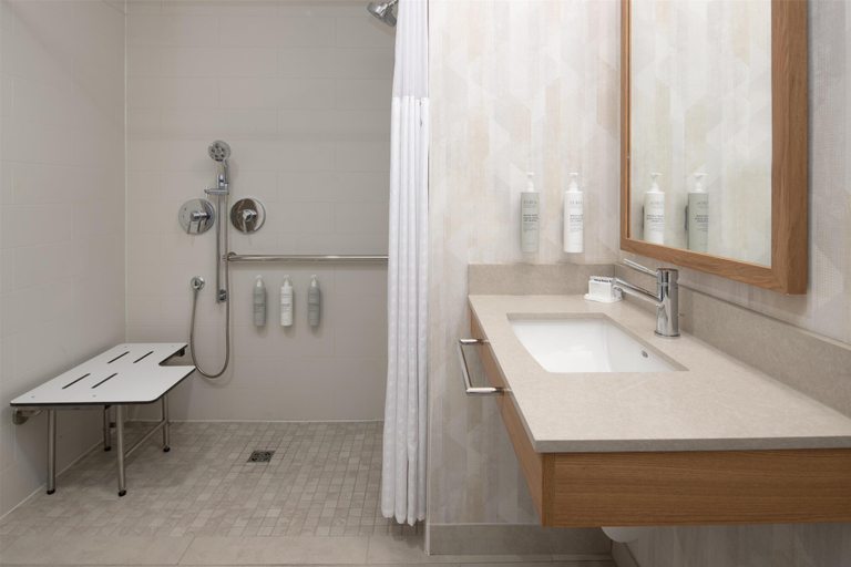 Bathroom 4, Hampton Inn by Hilton North Hollywood, Los Angeles