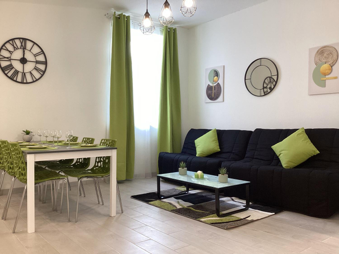 Others 5, Appartement Altea 85m2 Climatise Parking Proche Sanctuaire, Hautes-Pyrénées