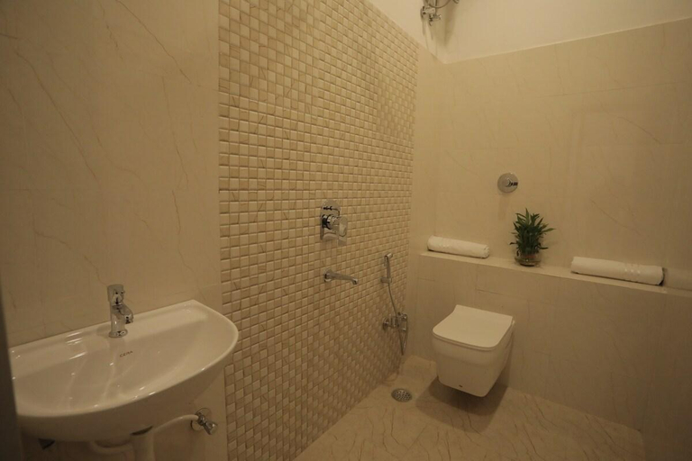 Bathroom 2, Snowdrop Home Luxury 2BHK Spacious Apt, Udaipur