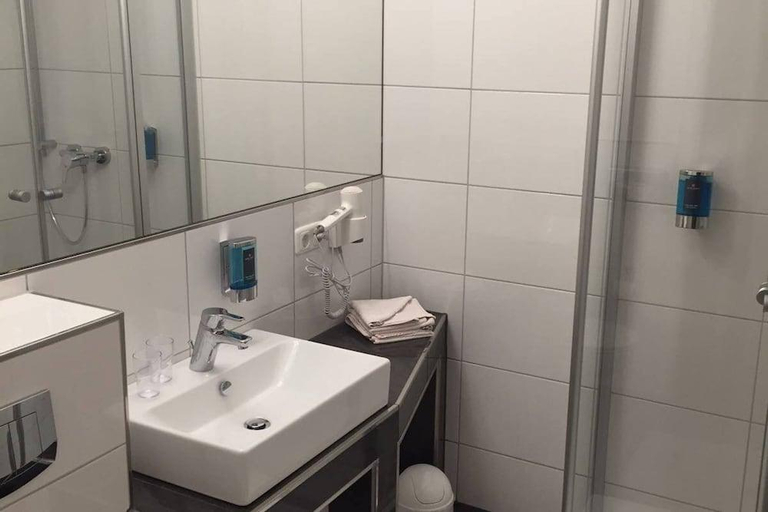 Bathroom 4, Wiking Hotel, Segeberg