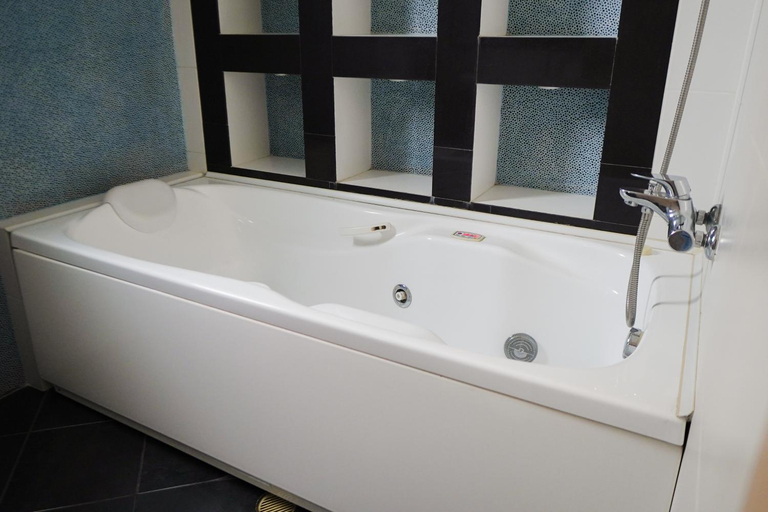 Bathroom 2, Hotel Shehu, Gjirokastrës