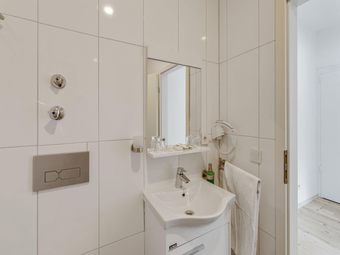 Bathroom 3, Oberhausen Cozy Nest, Oberhausen