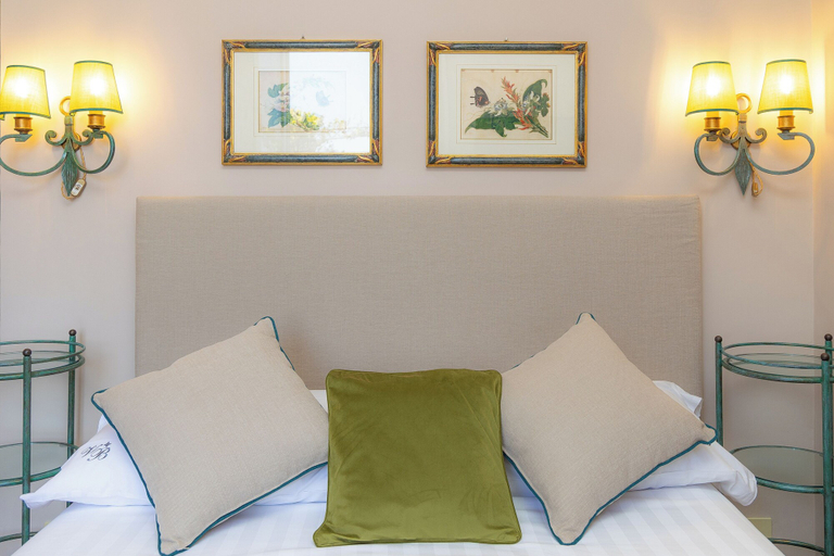 Bedroom 2, Rental in Rome Trevi Luxury Penthouse, Roma