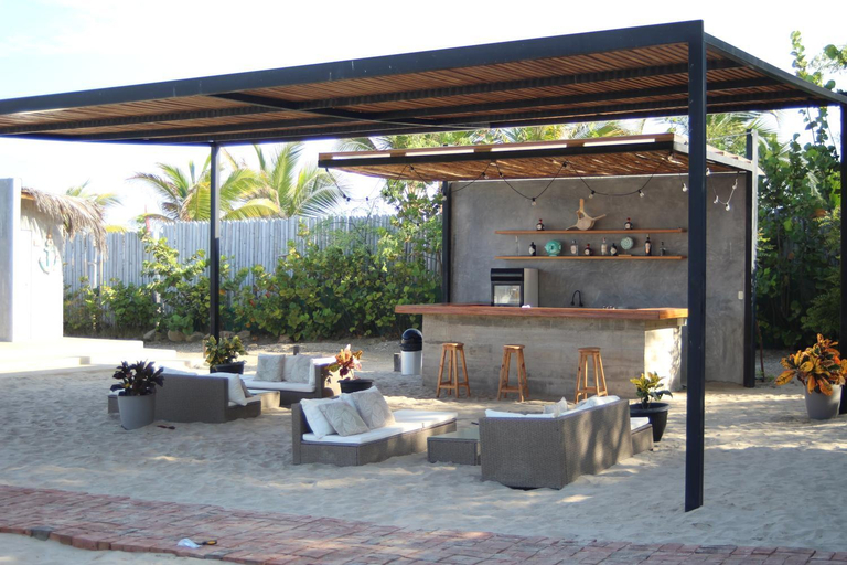 Food & Drinks 4, Las Hamacas, Contralmirante Villar