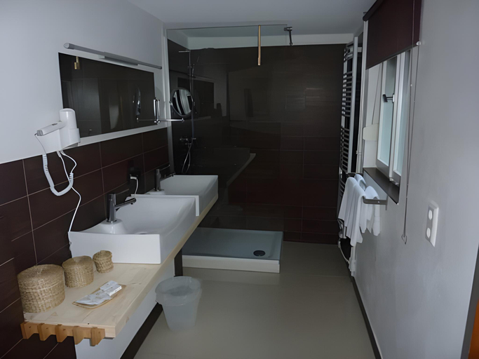 Bathroom 5, Hotel Schwarzenberg, Breisgau-Hochschwarzwald