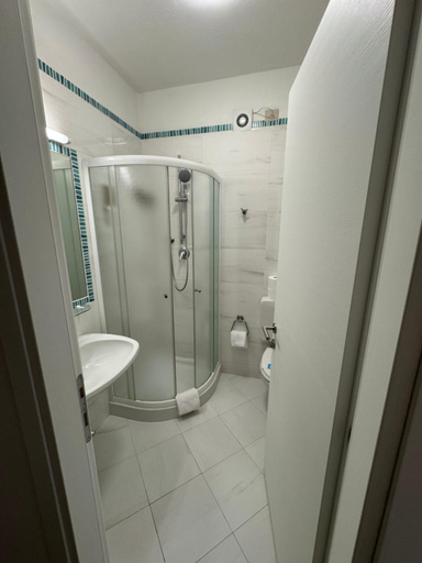 Bathroom 4, Hotel San Francisco, Udine
