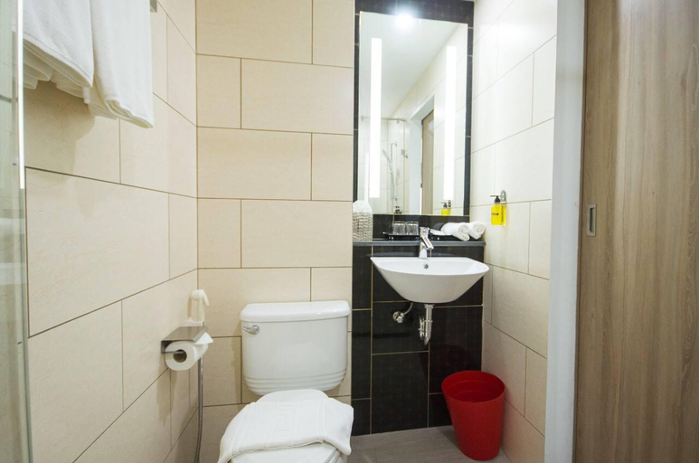 Bathroom 9