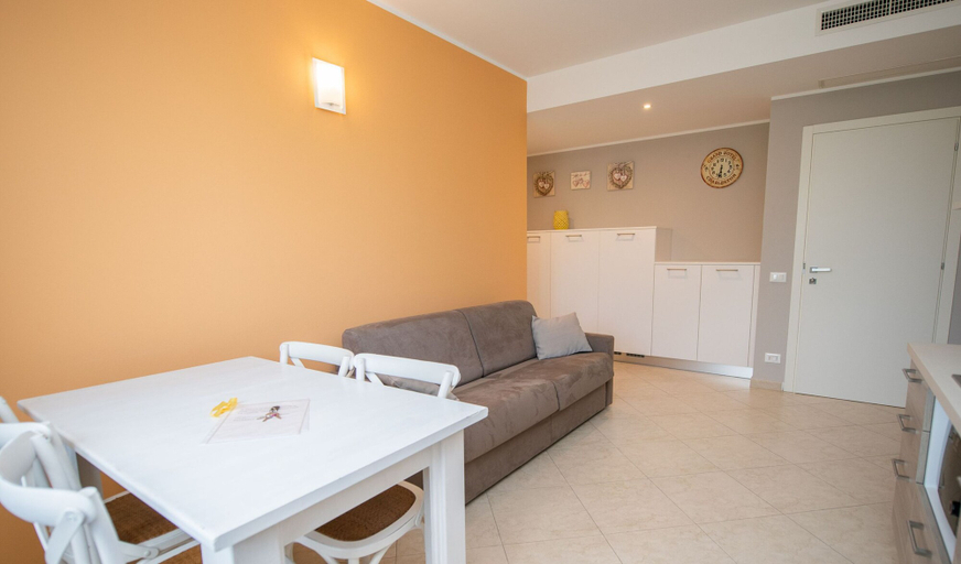 Room 2, Luxury Martina Appartamenti-5-gerbera, Brescia