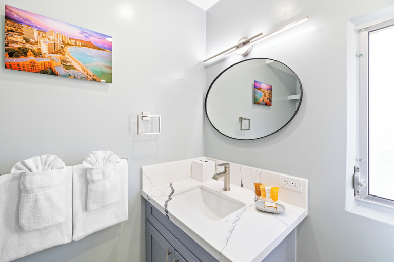 Bathroom 4, Scandia Tower Condo with 2BR and 2BA with Parking, Honolulu