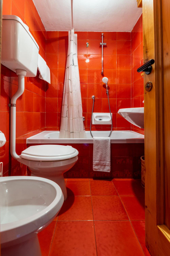 Bathroom 4, Hotel Cristallo, Aosta