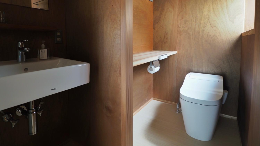 Bathroom 2, HUB INN, Onomichi