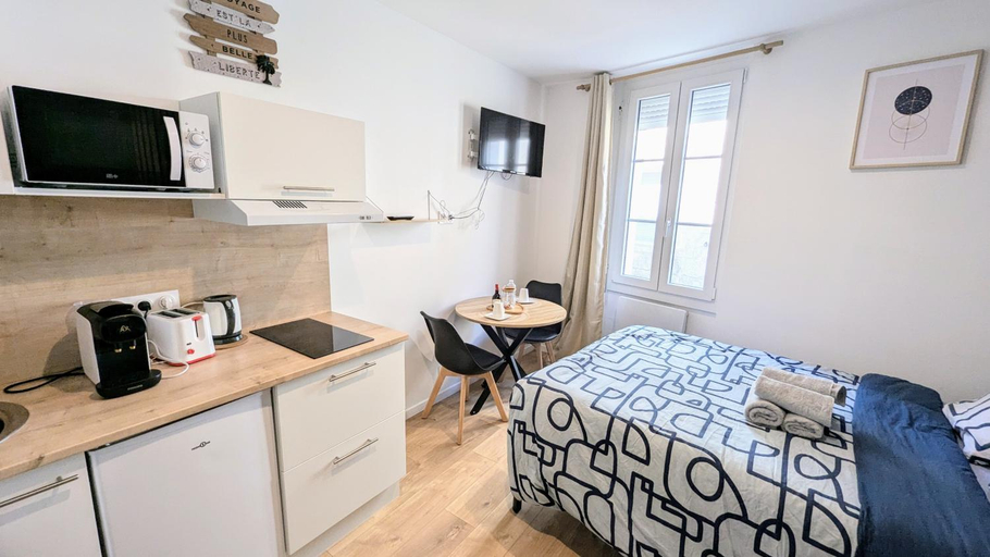 Others 5, BLD-Location, Charente
