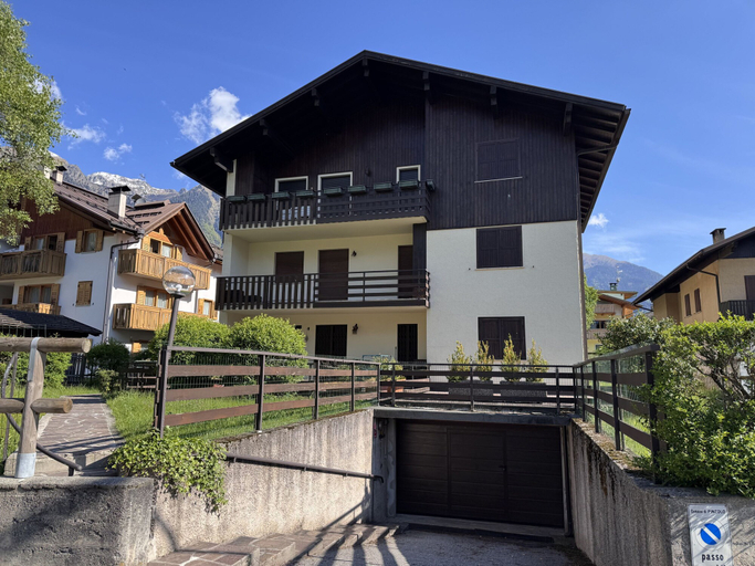 Room 5, 002 Moderno Trilocale Pinzolo, Trento