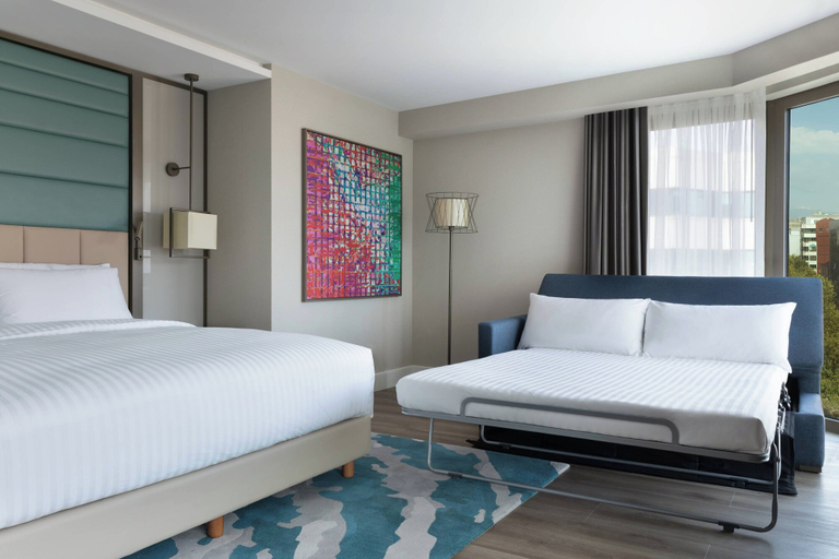 Bedroom 3, Izmir Marriott Hotel, Konak