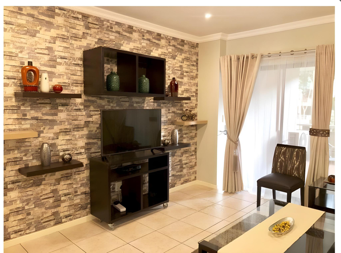 Others 5, Sandton Luxury Apartment Balcony Power & Water Backup, City of Johannesburg