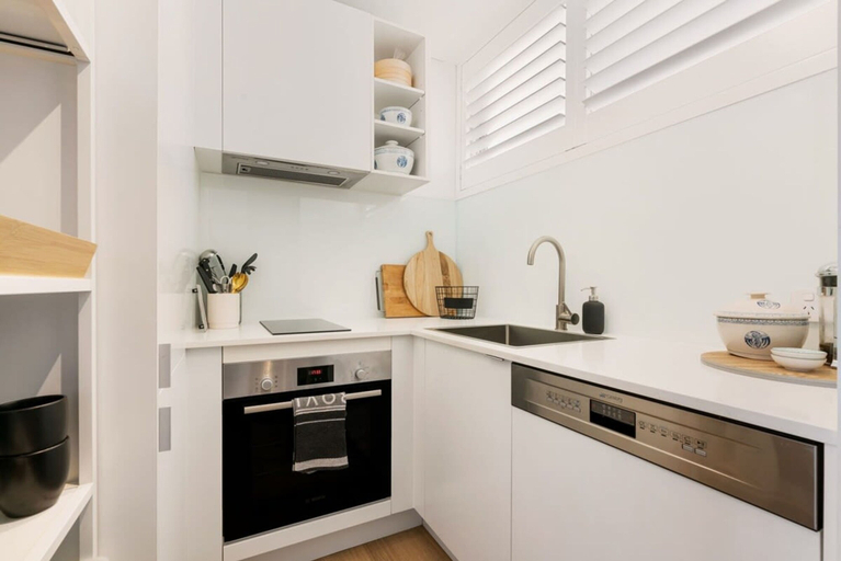 Room 4, Elizabeth Bay Home With a View Rooftop Pool, Sydney