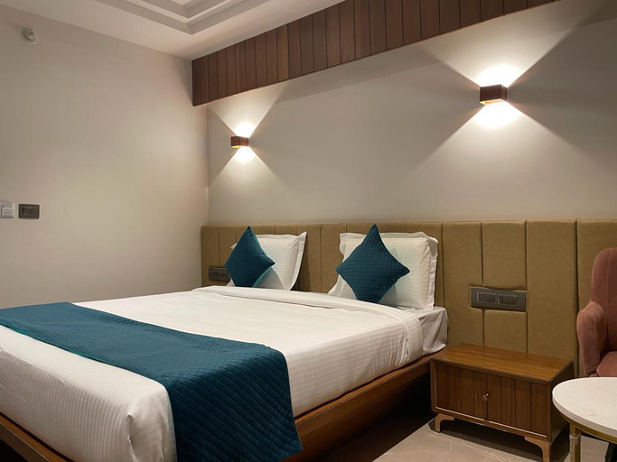 Bedroom 2, Hotel Emora Tree, Mysore