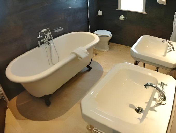 Bathroom 4, エンジェル ホテル(The Angel Posting House & Livery), Surrey