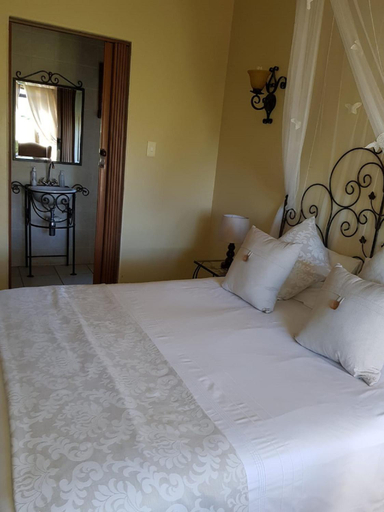 Bedroom 2, River Crossing, Uthukela