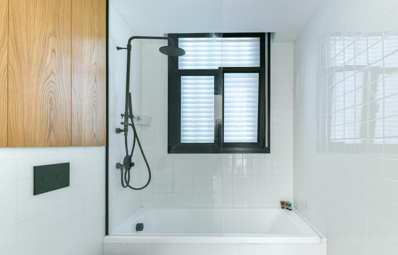 Bathroom 3, AYA Boutique Aparthotel