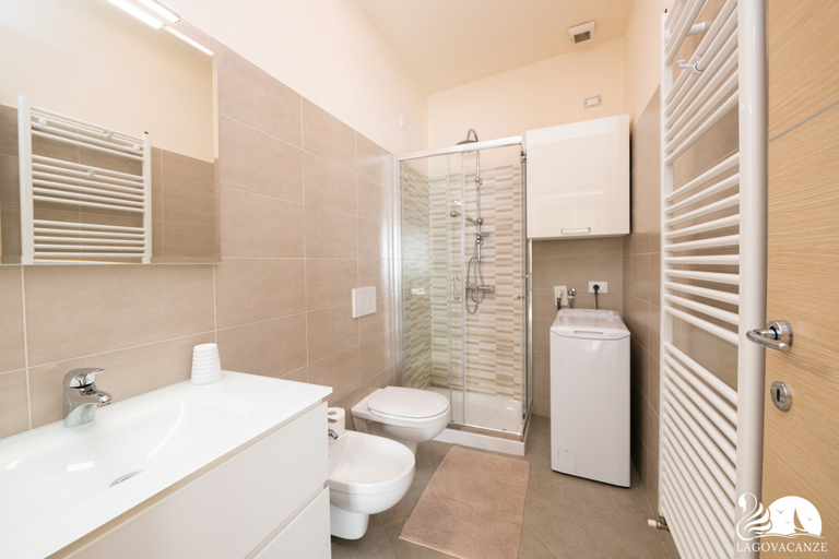 Bathroom 3, Appartamento Lilli, Brescia