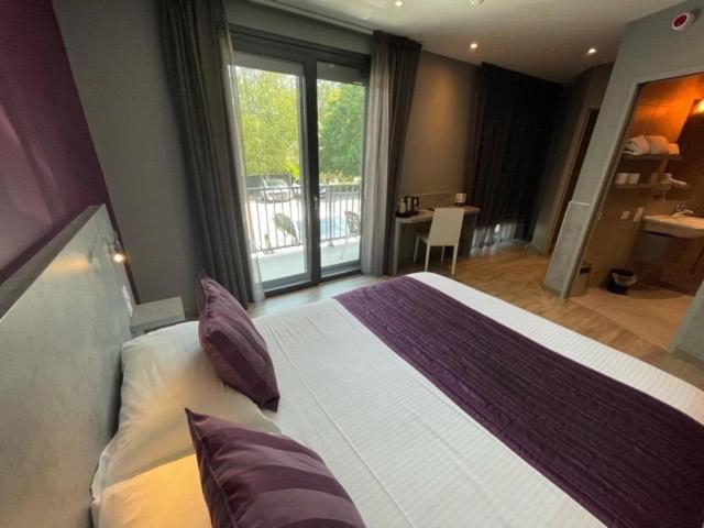 Bedroom, Hotel Logis Restaurant La Fontaine, Jura