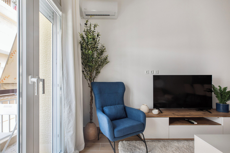 Living room 3, Les Nuances de Blue 1-BR Apt in Athens, Attica