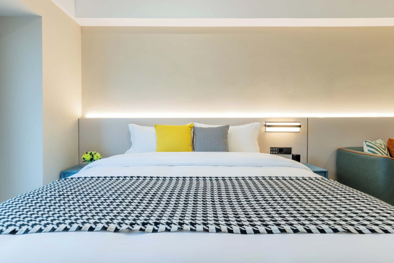 Room 4, Linjiang Shangpin Apartment, Guangzhou