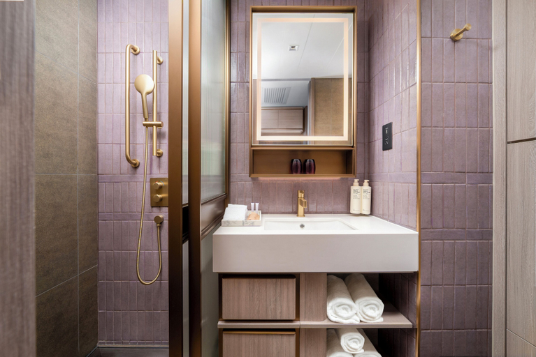 Bathroom 5, Motto by Hilton Hong Kong Soho, Hong Kong Island