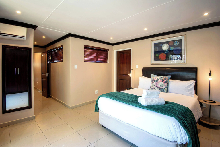 Bedroom 3, Arebbusch Travel Lodge, Windhoek East
