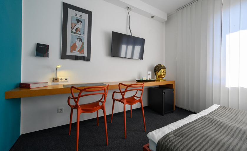Bedroom 2, Hotel Heymann, Kaiserslautern