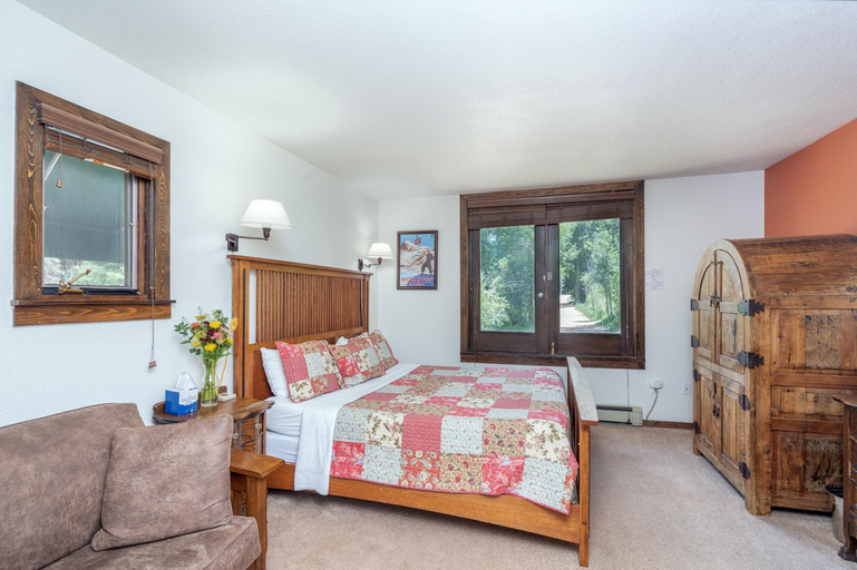 Others 4, Manitou Lodge 1 by Alpine Lodging Telluride, San Miguel