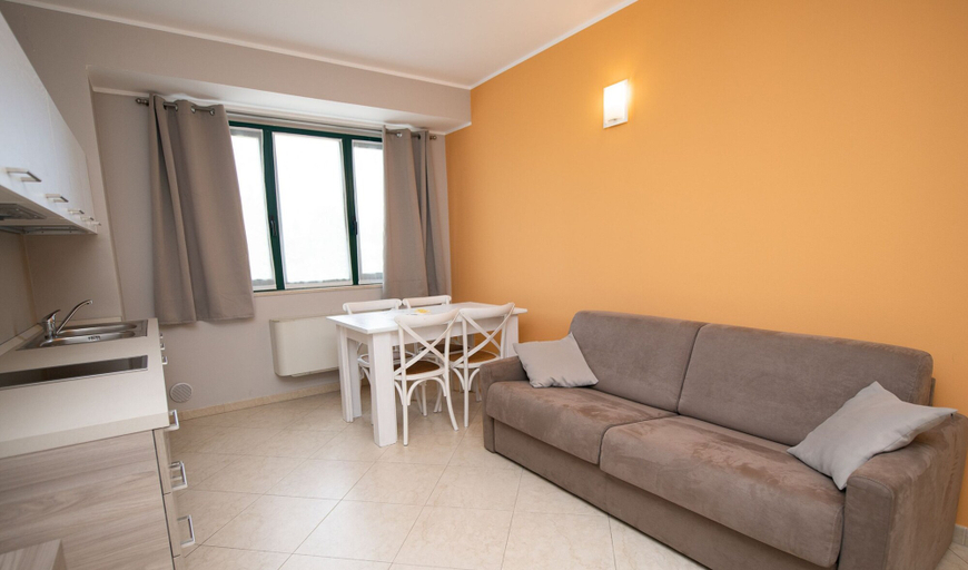 Room 3, Luxury Martina Appartamenti-5-gerbera, Brescia