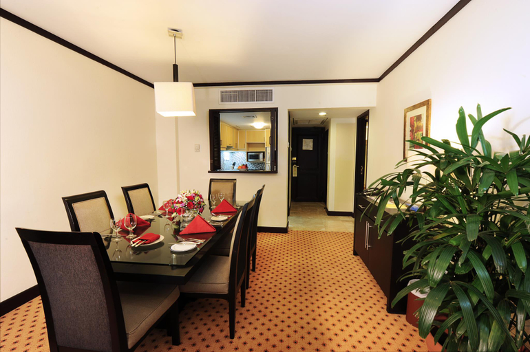 dining_room 7
