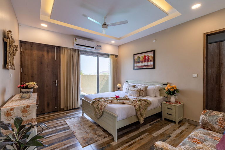 Bedroom 3, ELIVAAS 2 BHK Villa with Pool - Heaven in Hills , Udaipur