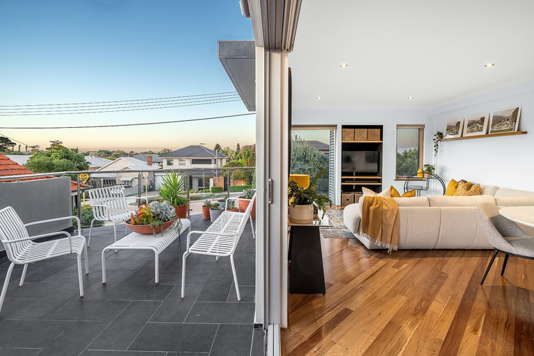 Room 2, Designer Luxury 3brd - Epic Views - South Perth, Perth