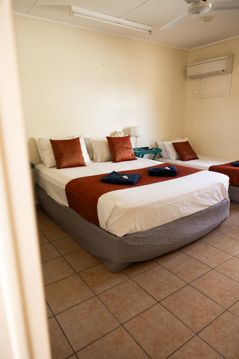 Bedroom 2, Wagon Wheel Motel, Cloncurry