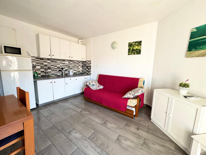 Others 2, Apartsalou Bilbao, Tarragona