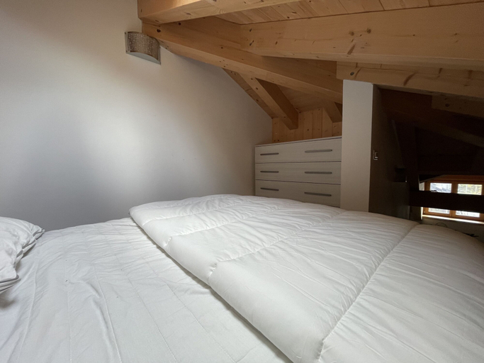 Room 3, 061 Bilocale Mansarda Carisolo, Trento