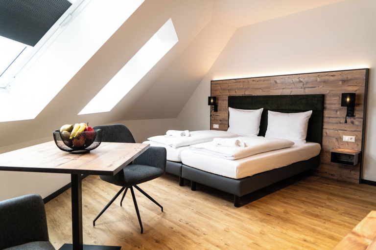 Bedroom 4, SEKRA Stadthotel, Heidenheim