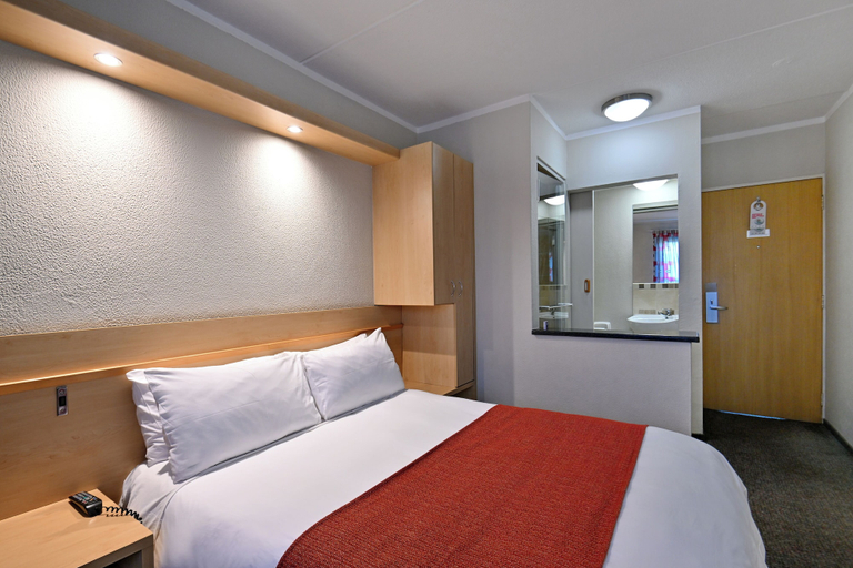 Bedroom 2, Road Lodge Carnival City, Ekurhuleni