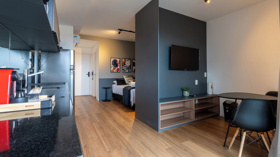 Room 2, White 251, São Paulo