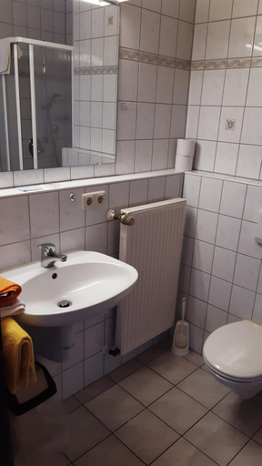Bathroom 4, Waldpension Rabeneck, Bayreuth