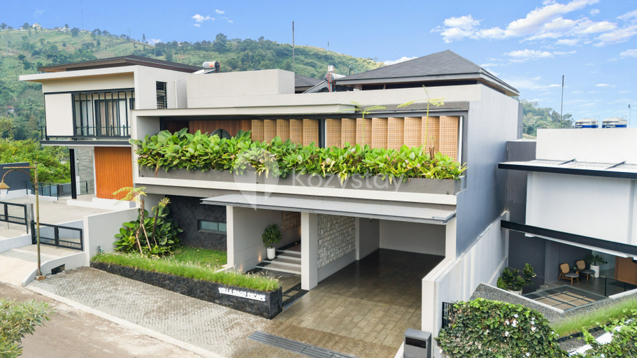 Exterior & Views 2, Dago Escape Villa by Kozystay - Bandung, Bandung