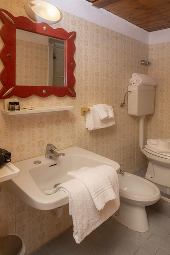 Bathroom 3, Hotel Monte Triplex, Torino