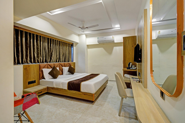Bedroom 3, Hotel Royal Ican, Ahmadabad