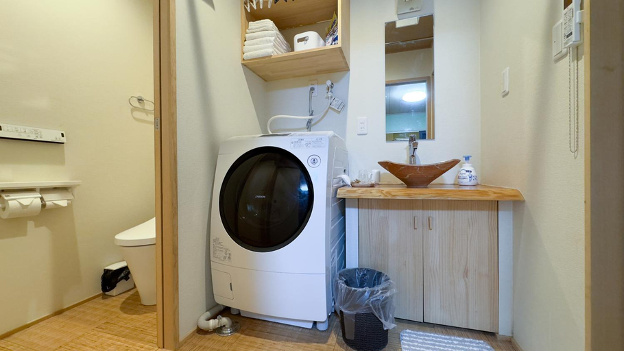 Bathroom 3, Asakusa, Taitō