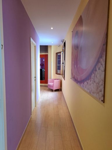 Others 5, Hostal Arco Iris, Madrid