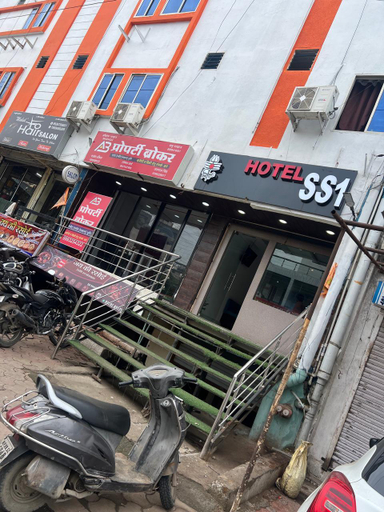 Others 2, Hotel SS1, Indore