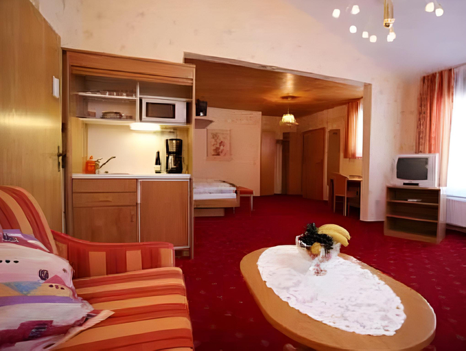 Bedroom 2, Hotel Restaurant Alte Linde, Calw